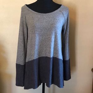 Two-tone long sleeve shirt